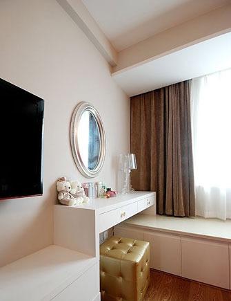 飄窗利用梳妝臺